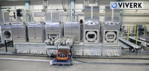 Här är Viverks specialbyggda sjustegstvätt med sex Flow-Jet-tvättkammare och en vakuumtorkenhet som alla har sina olika egenskaper och kan användas såväl parallellt för maximal hastighet som seriellt för individuellt anpassad och optimal renhet.