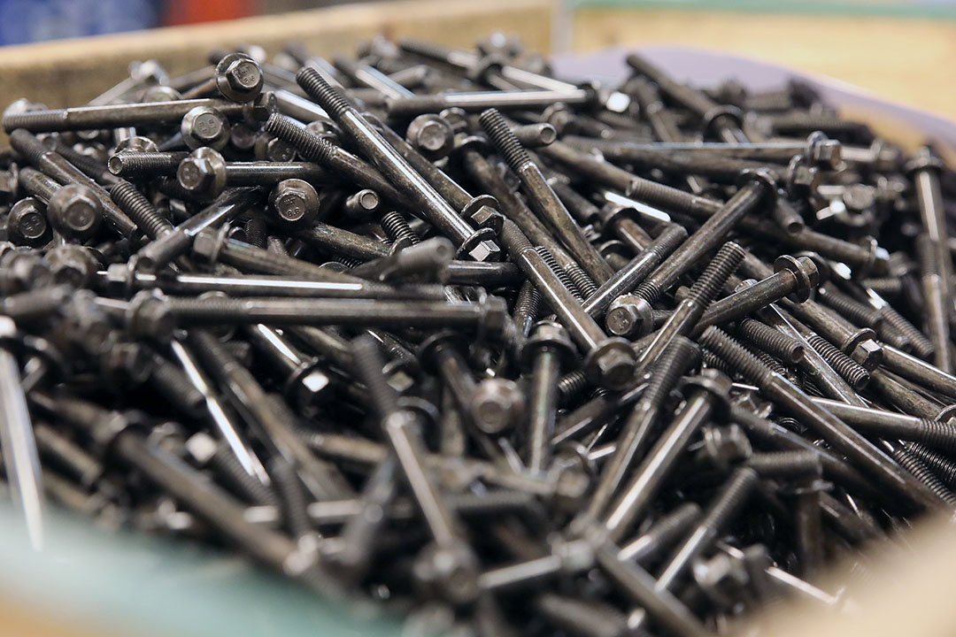 Swedecote ytbehandlar med elektrolys för att ge produkterna lång livslängd med ett beständigt rostskydd.