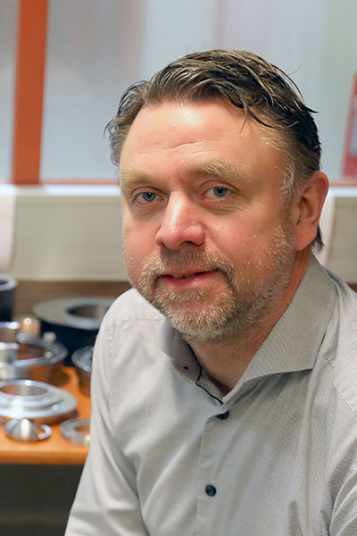 Tobias Svensson är produktionschef på Bufab Lann i Värnamo.