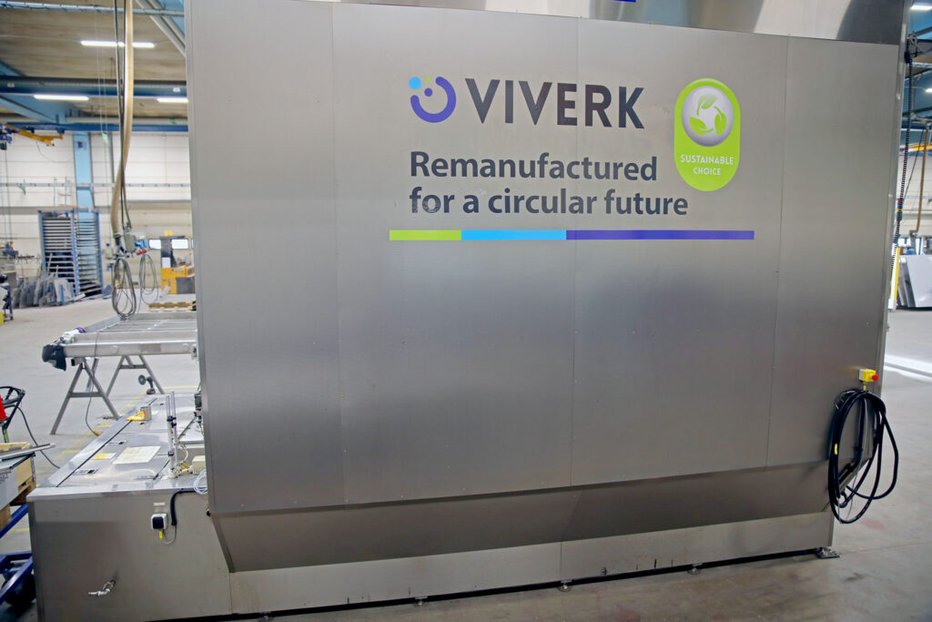 VIverk VKT-264-E2-S är en specialanpassad kammartvätt avsedd att tvätta gods med dimensioner på upp till 1 800 mm och vikter på upp till 10 ton.