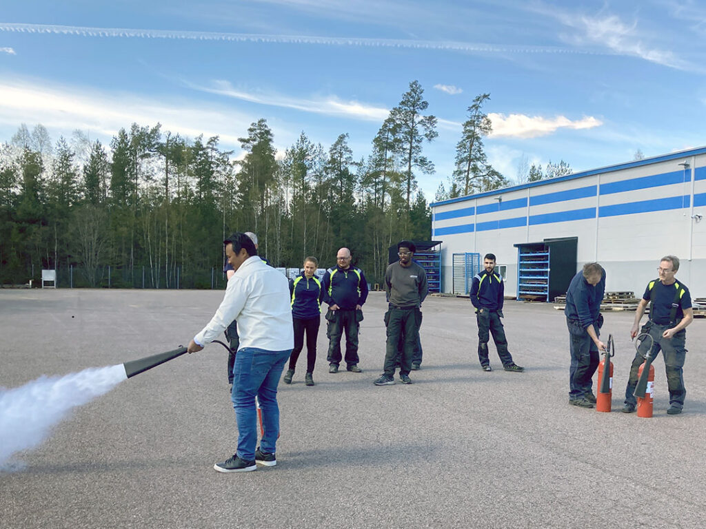 Brandövning med praktik på Viverk.